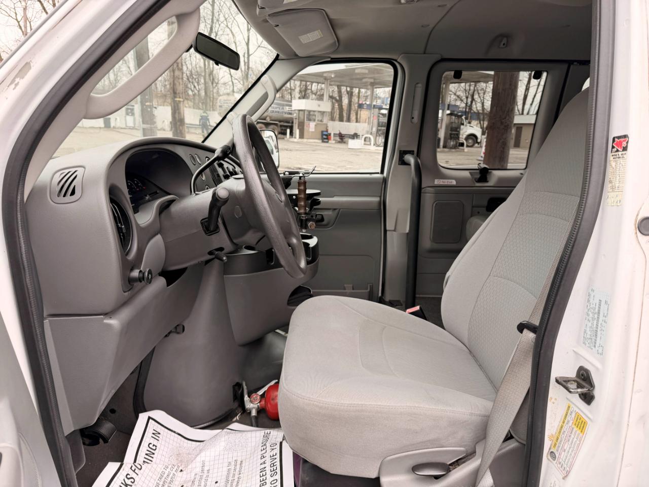 Ford Econoline E-150 XL 2008