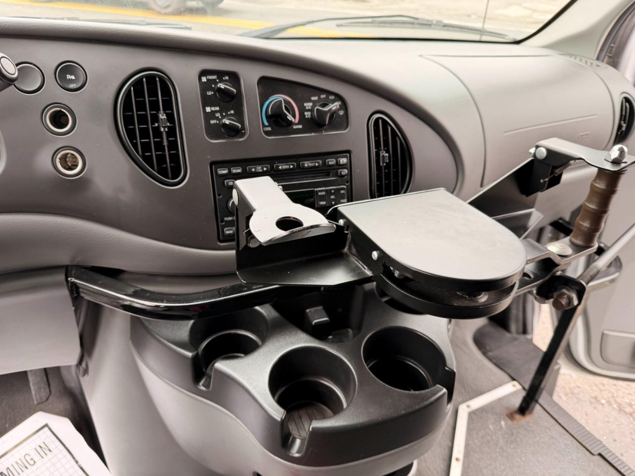 Ford Econoline E-150 XL 2008