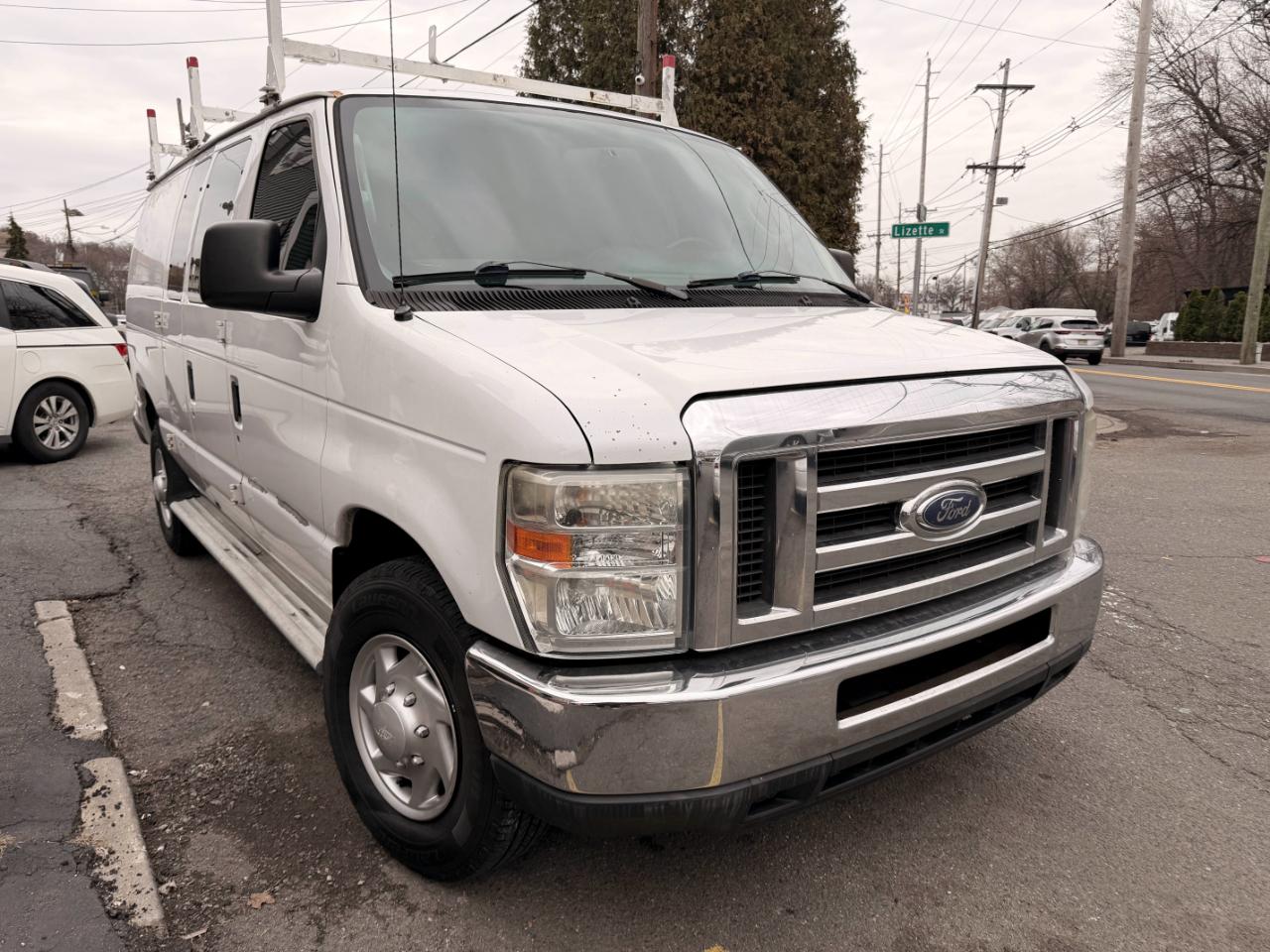 Ford Econoline E-250 2012
