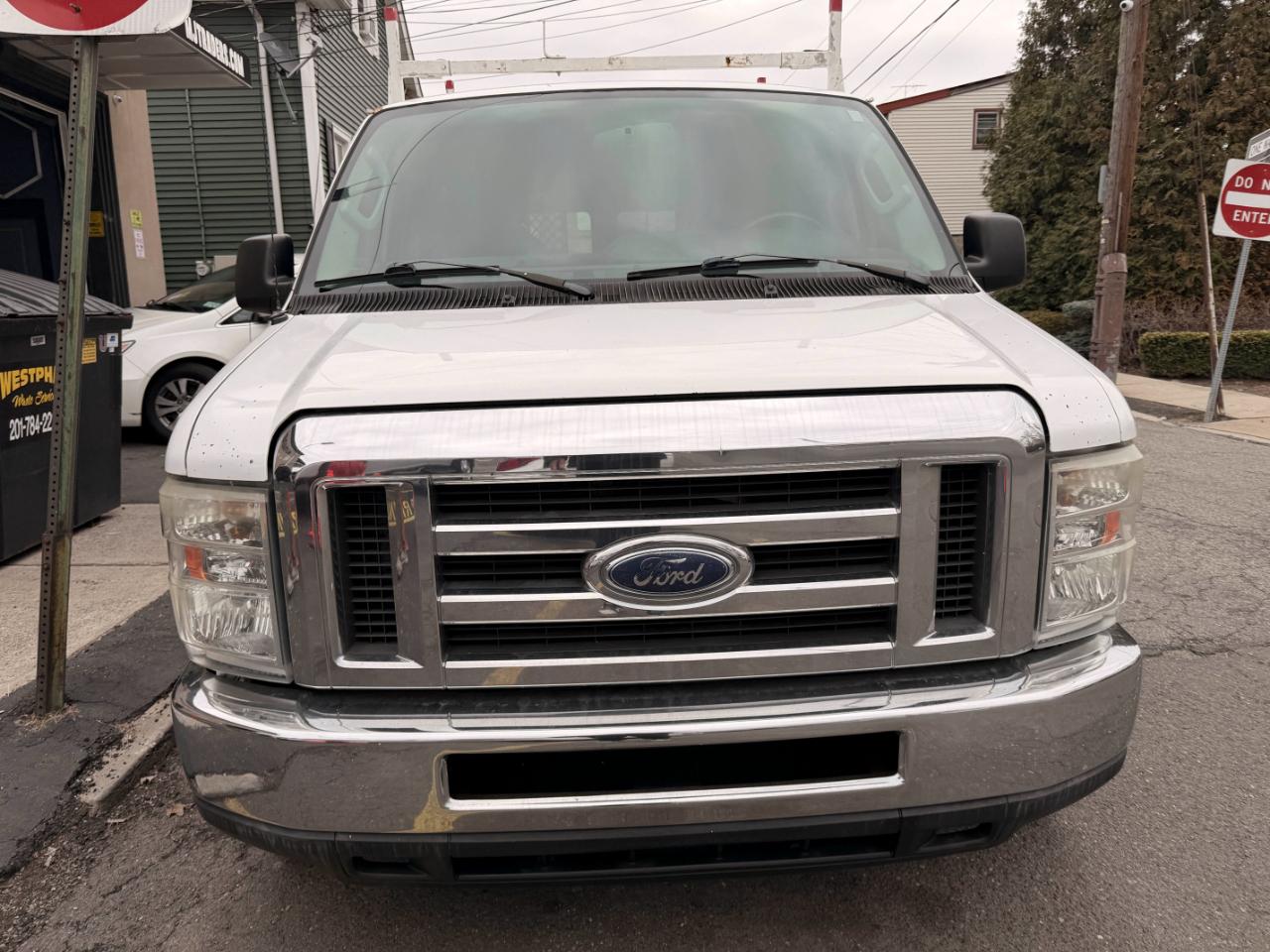 Ford Econoline E-250 2012