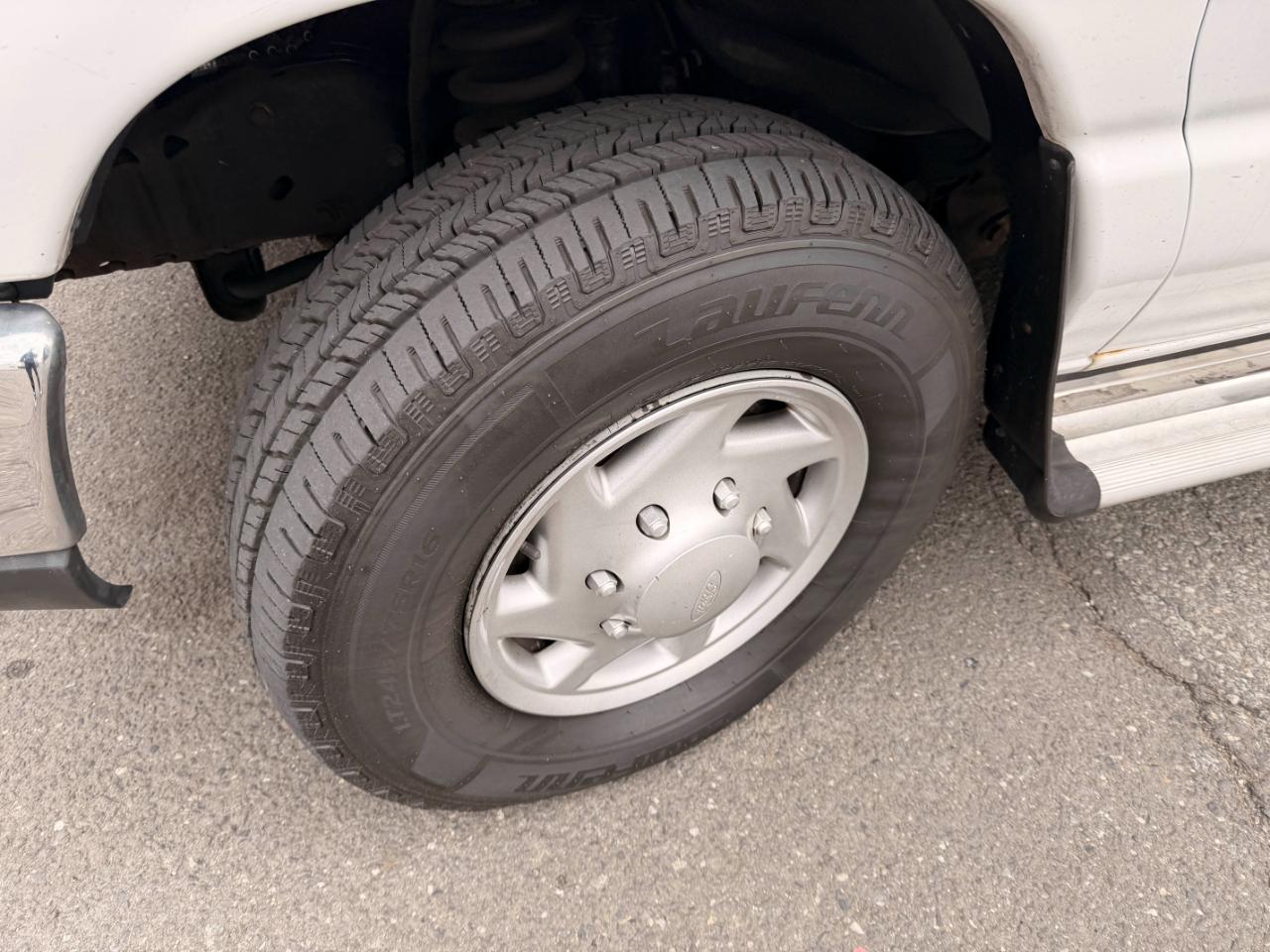 Ford Econoline E-250 2012