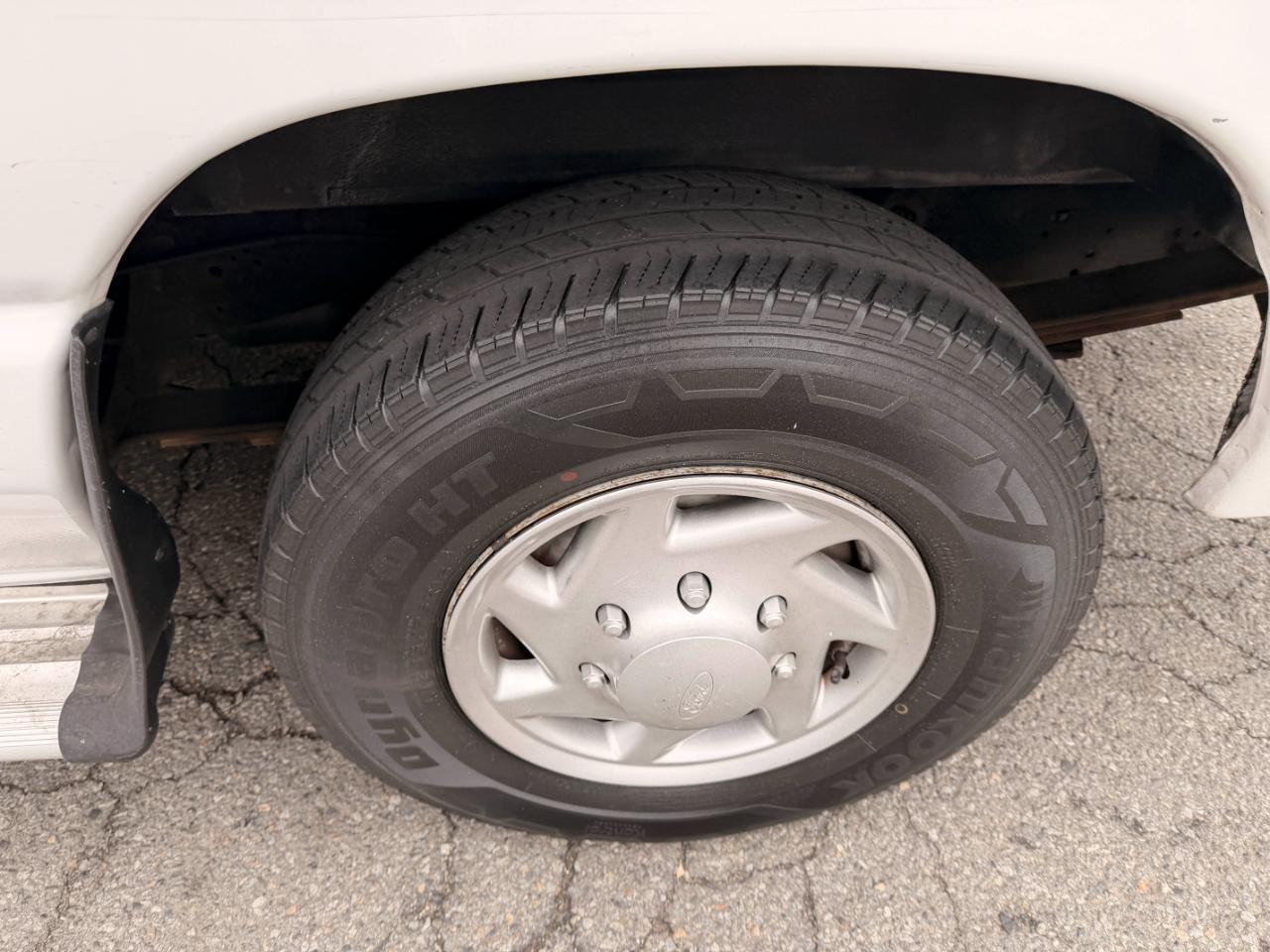 Ford Econoline E-250 2012