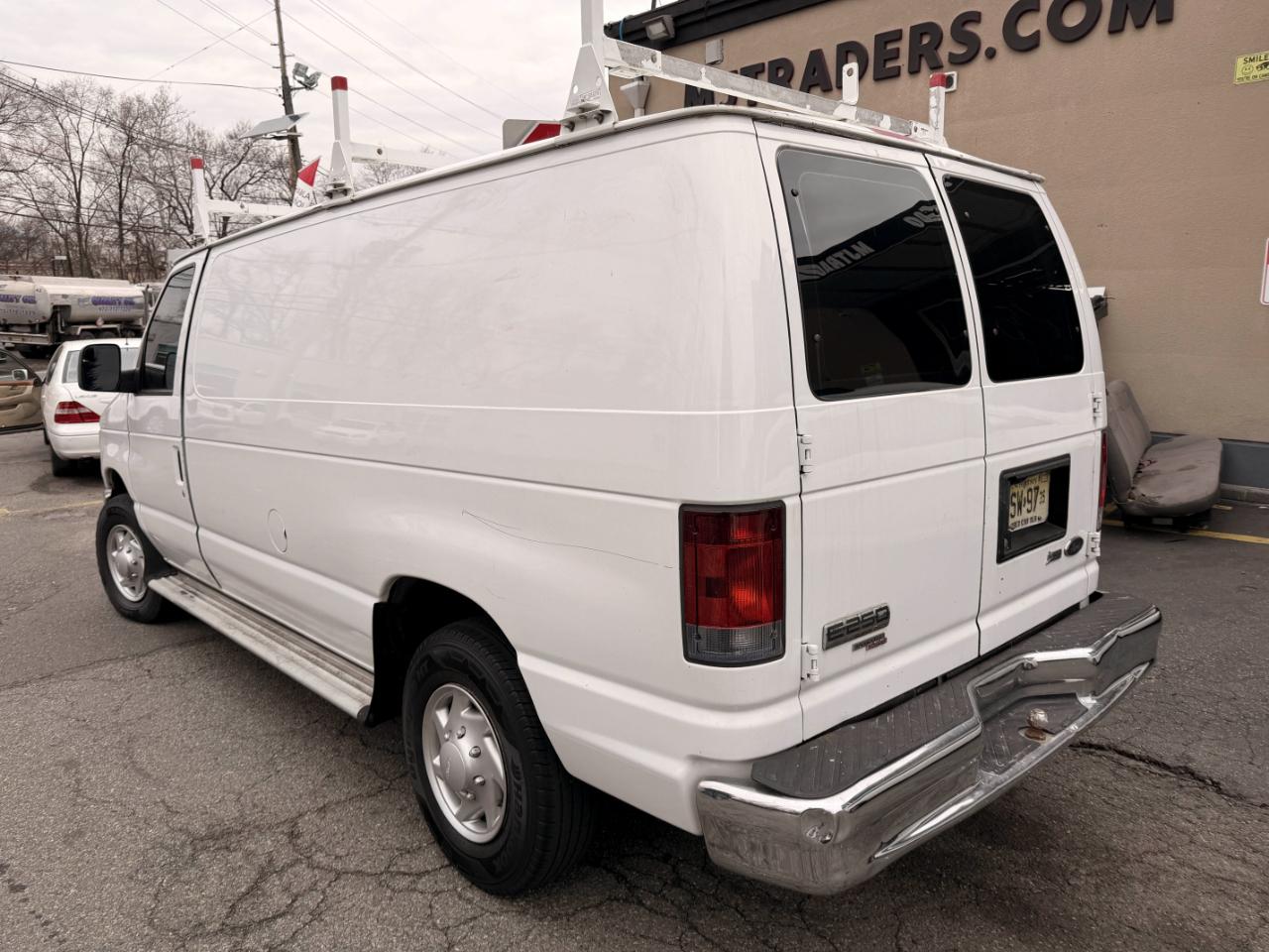 Ford Econoline E-250 2012