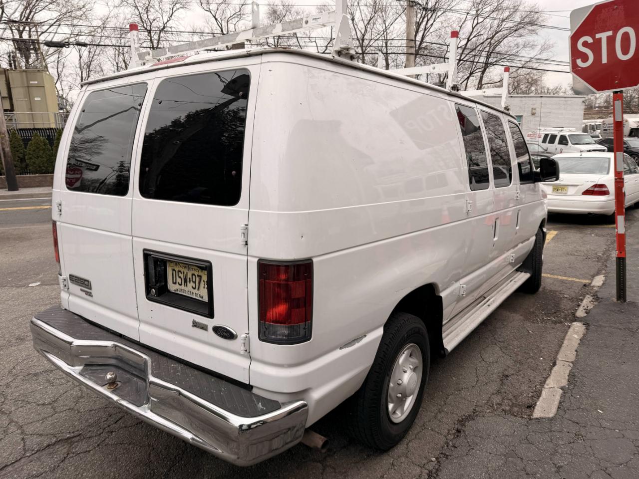 Ford Econoline E-250 2012