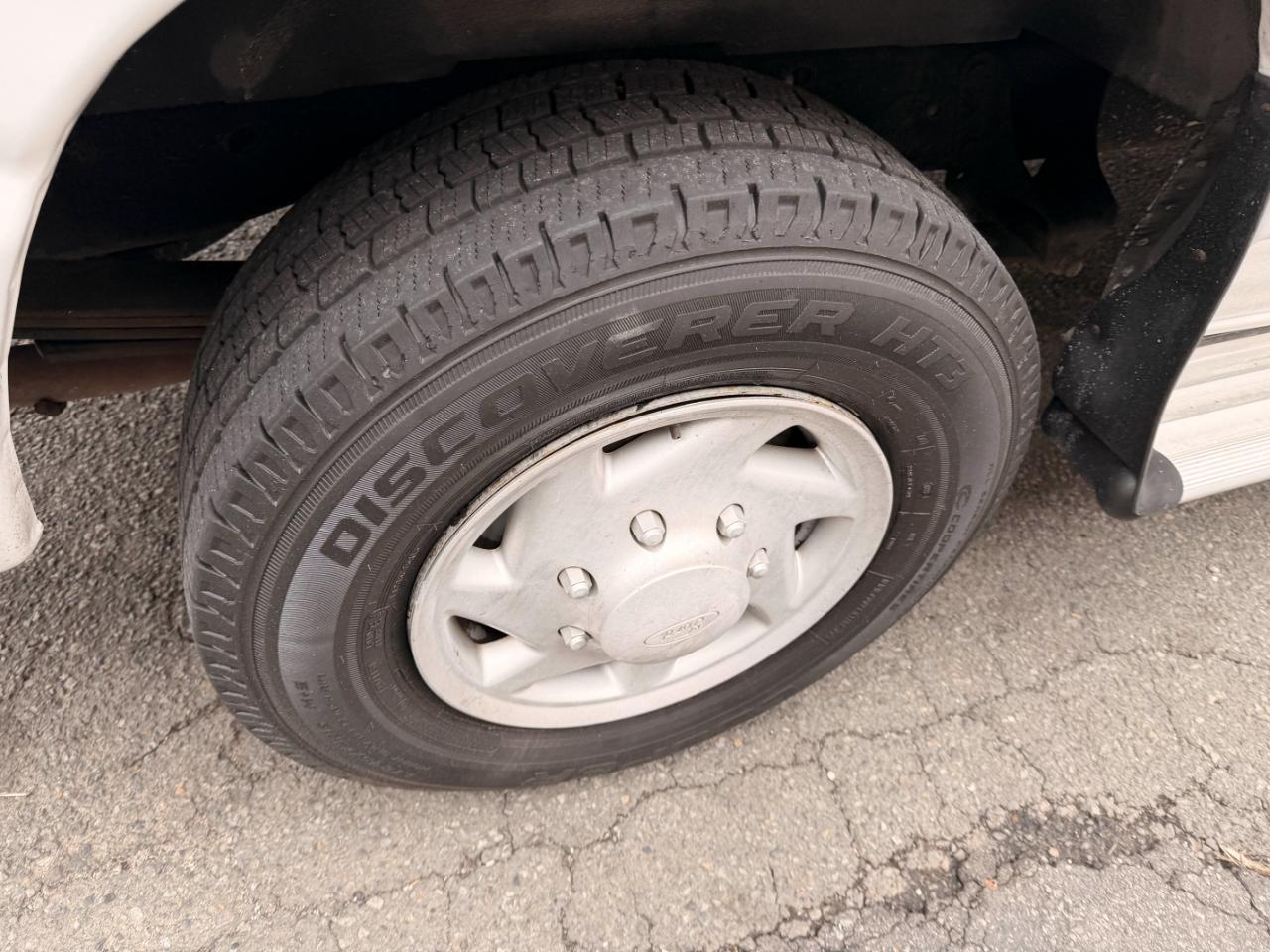 Ford Econoline E-250 2012