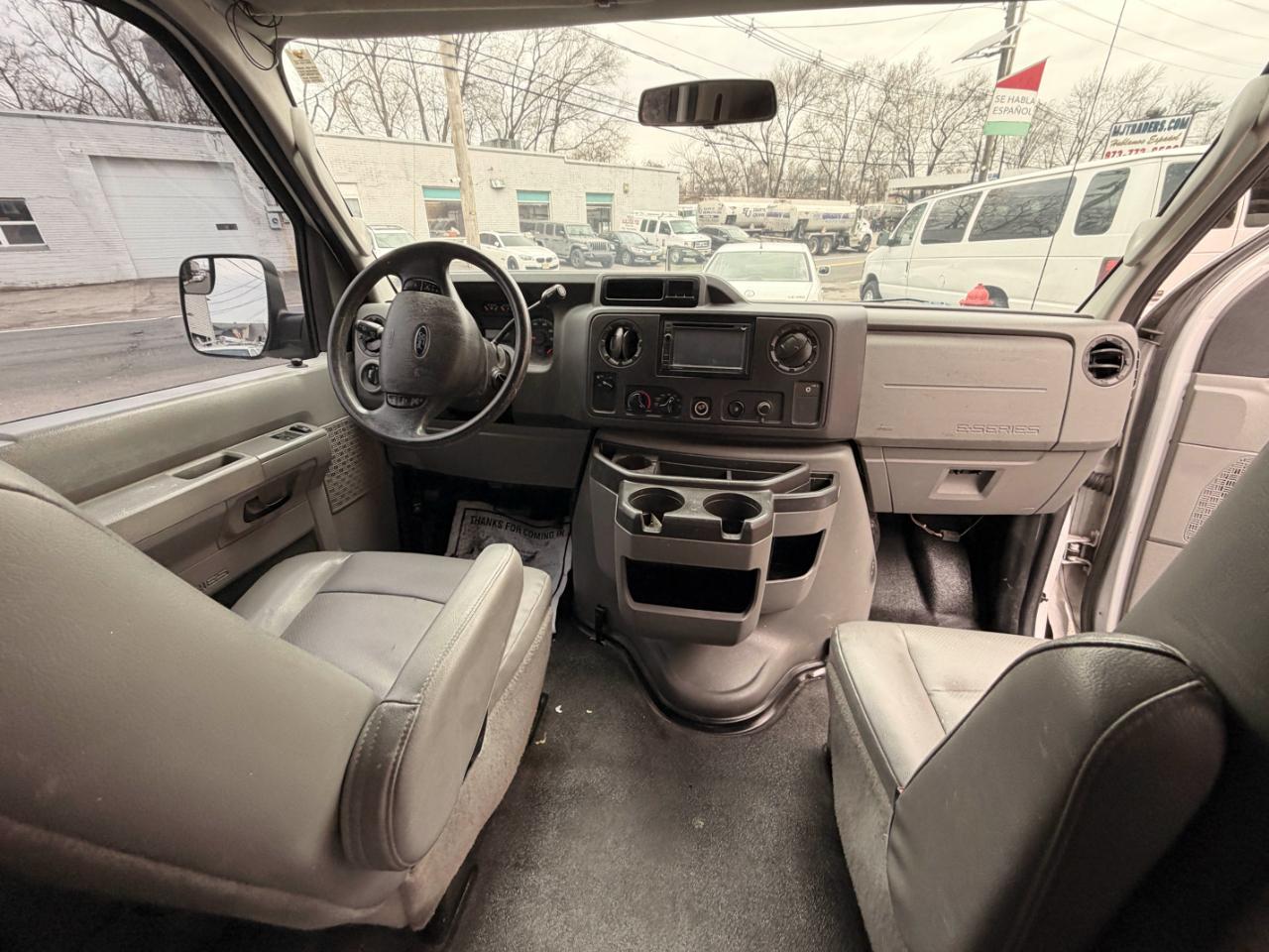 Ford Econoline E-250 2012