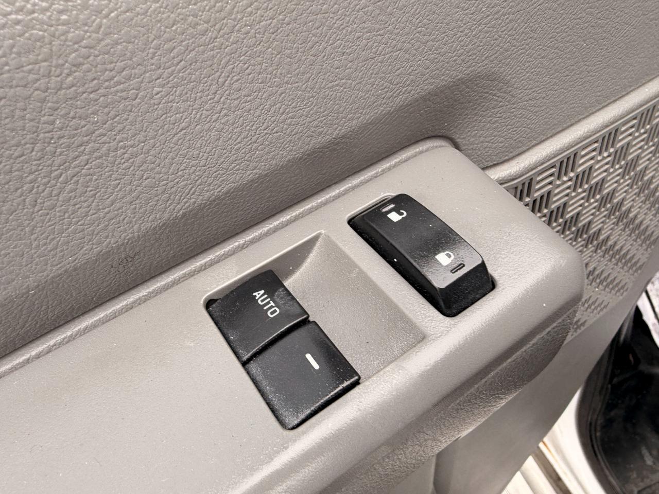 Ford Econoline E-250 2012