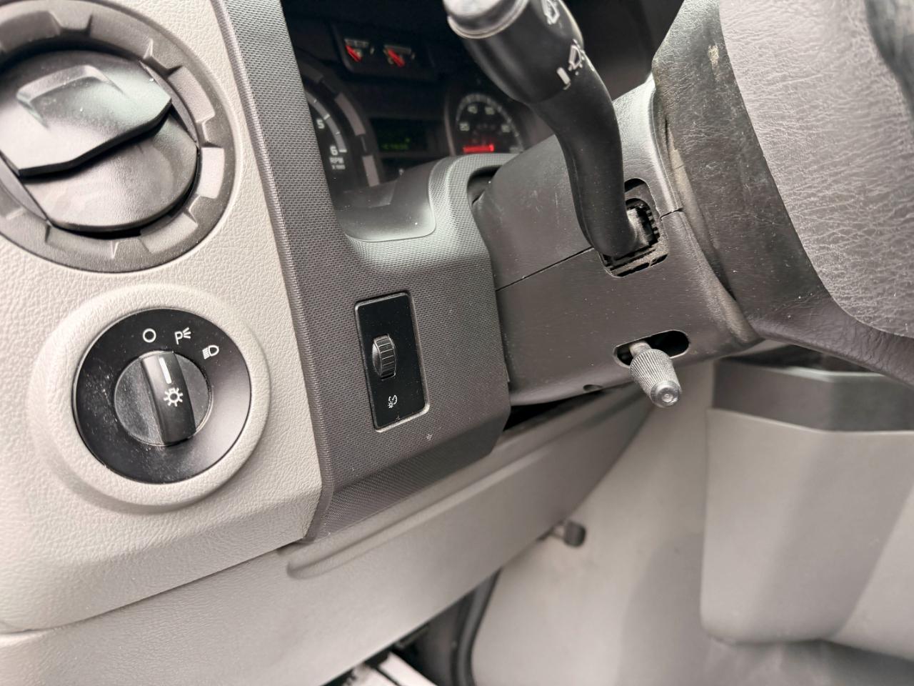 Ford Econoline E-250 2012