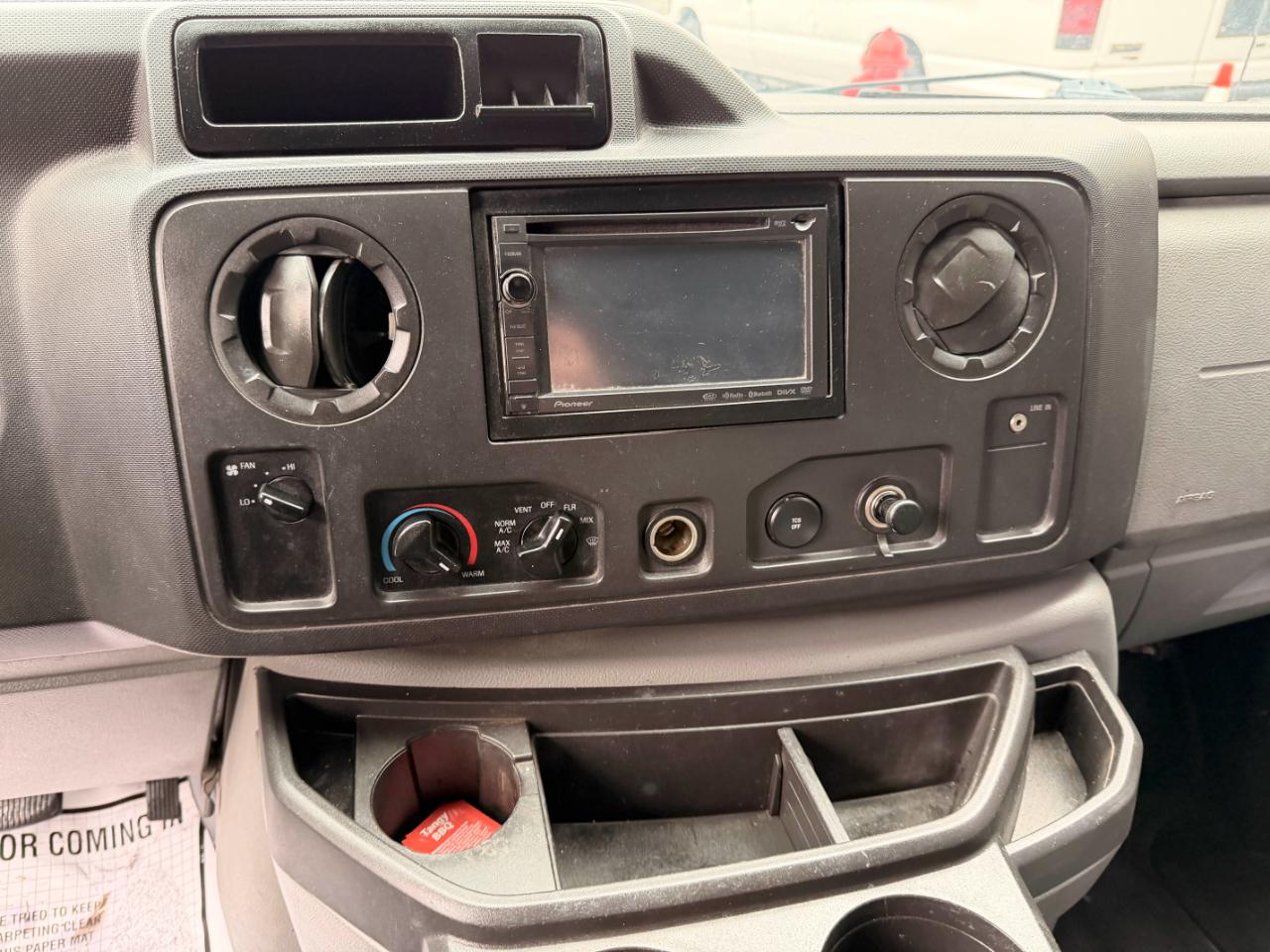 Ford Econoline E-250 2012