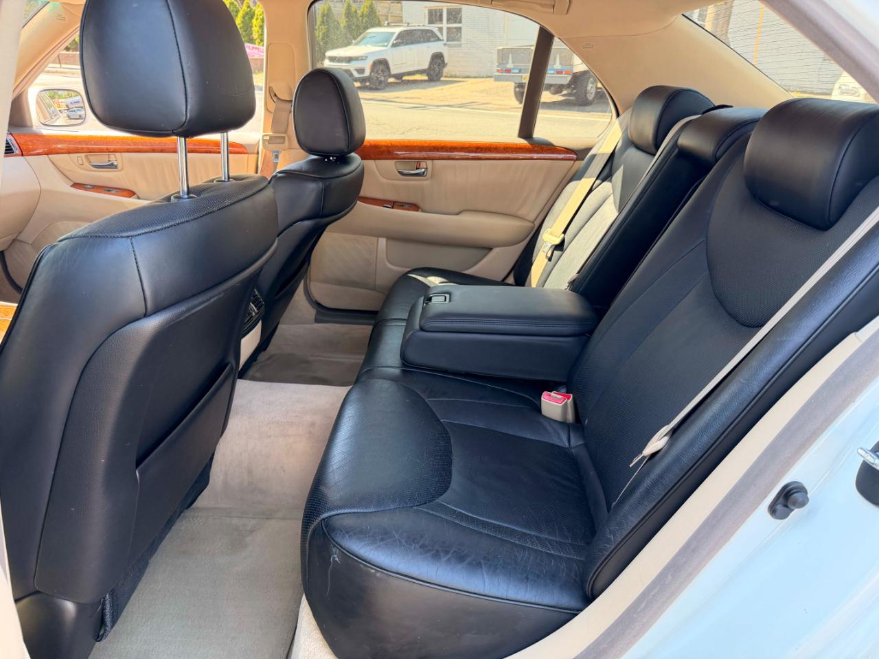 Lexus LS 430 Sedan 2004
