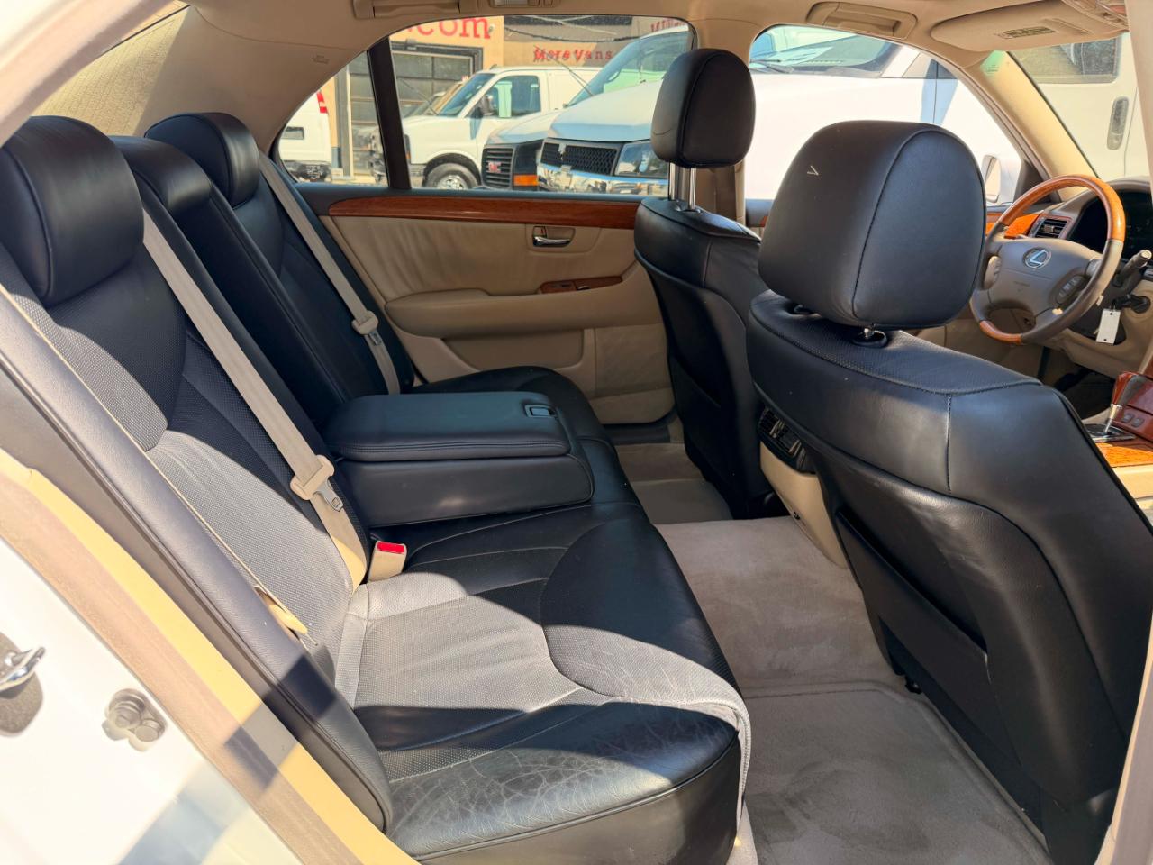 Lexus LS 430 Sedan 2004