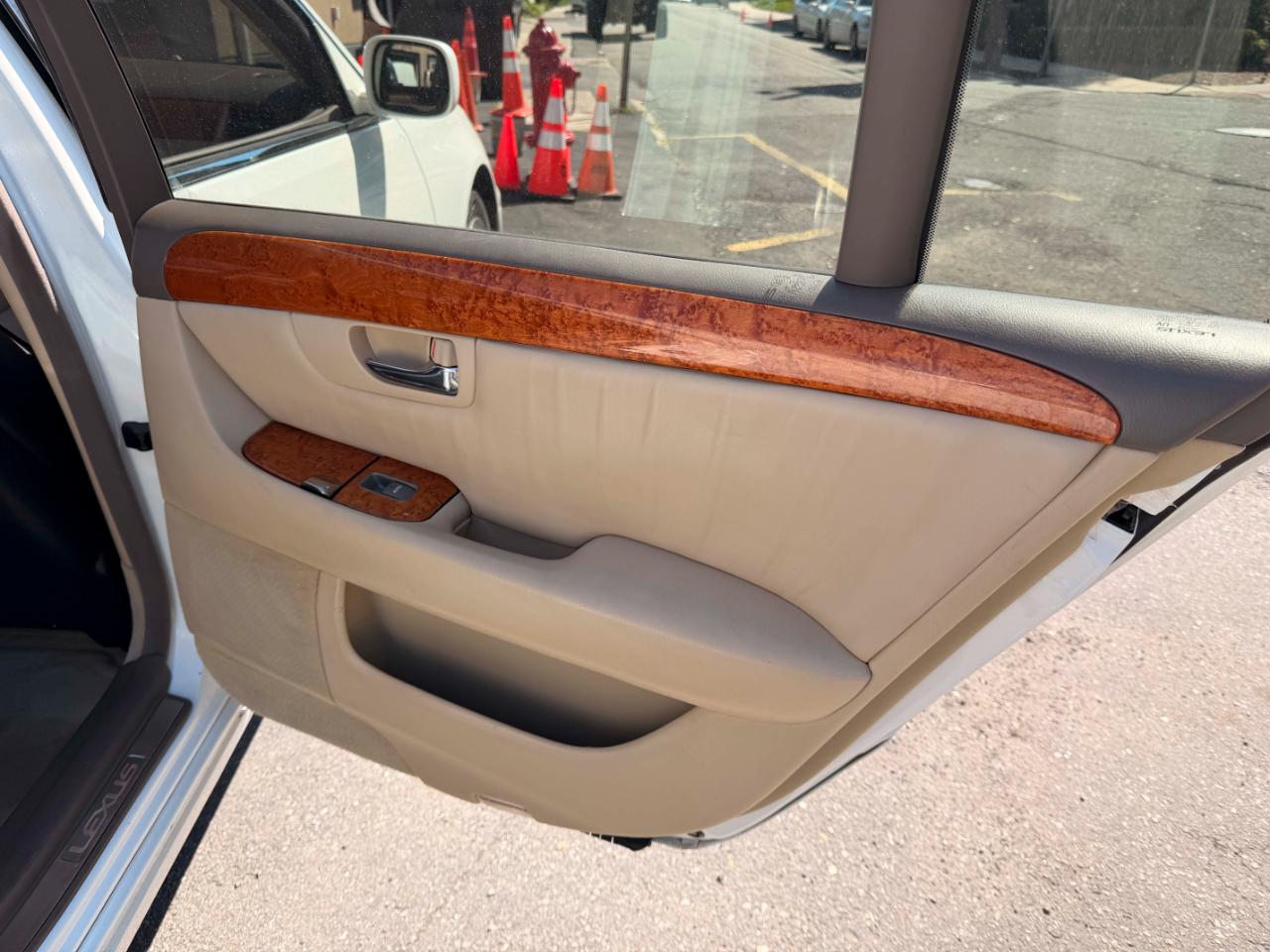 Lexus LS 430 Sedan 2004
