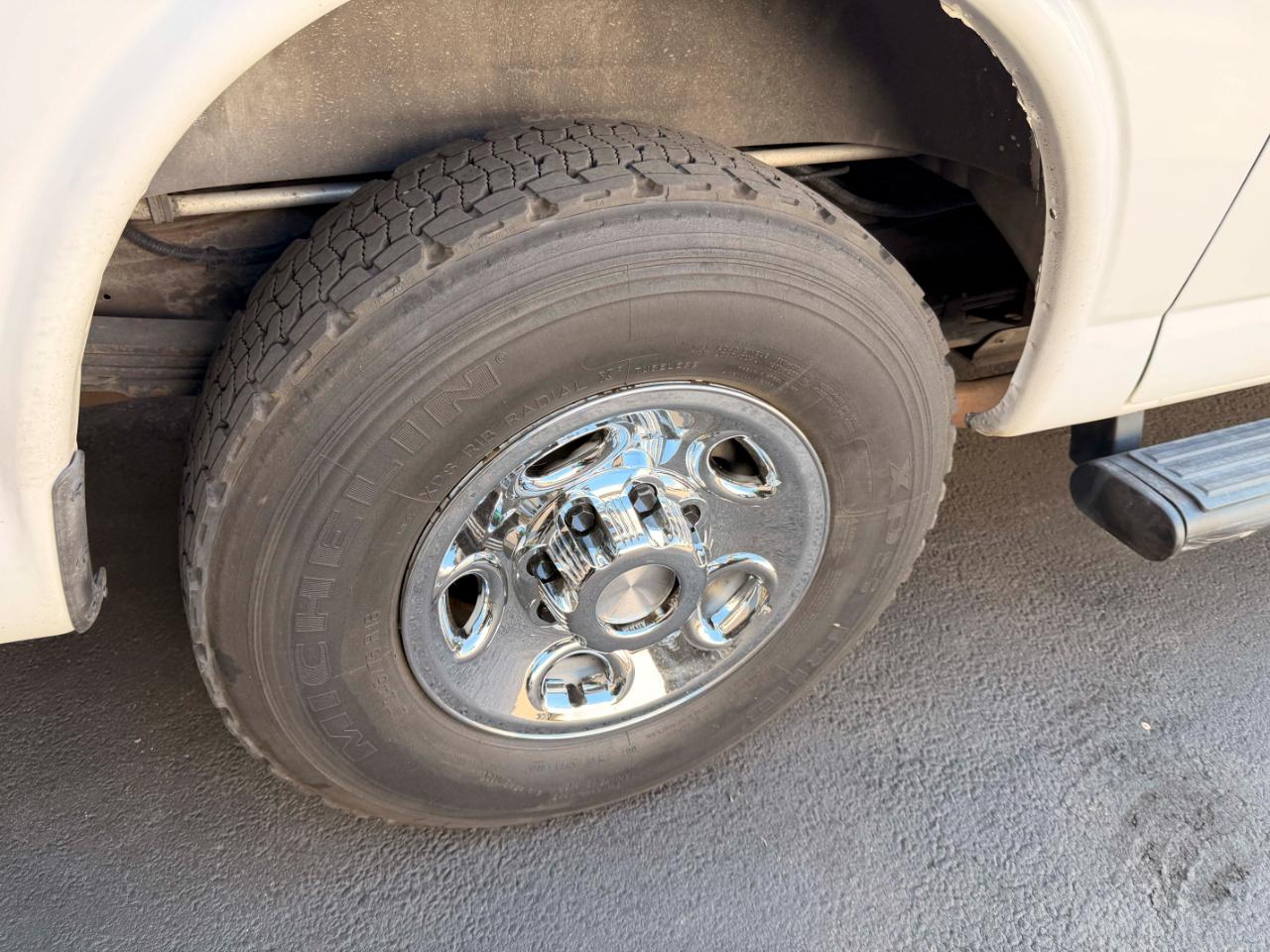 GMC Savana G2500 Cargo 2012