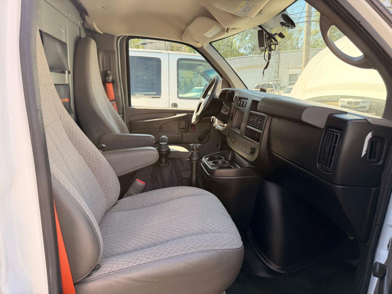 GMC Savana G2500 Cargo 2012