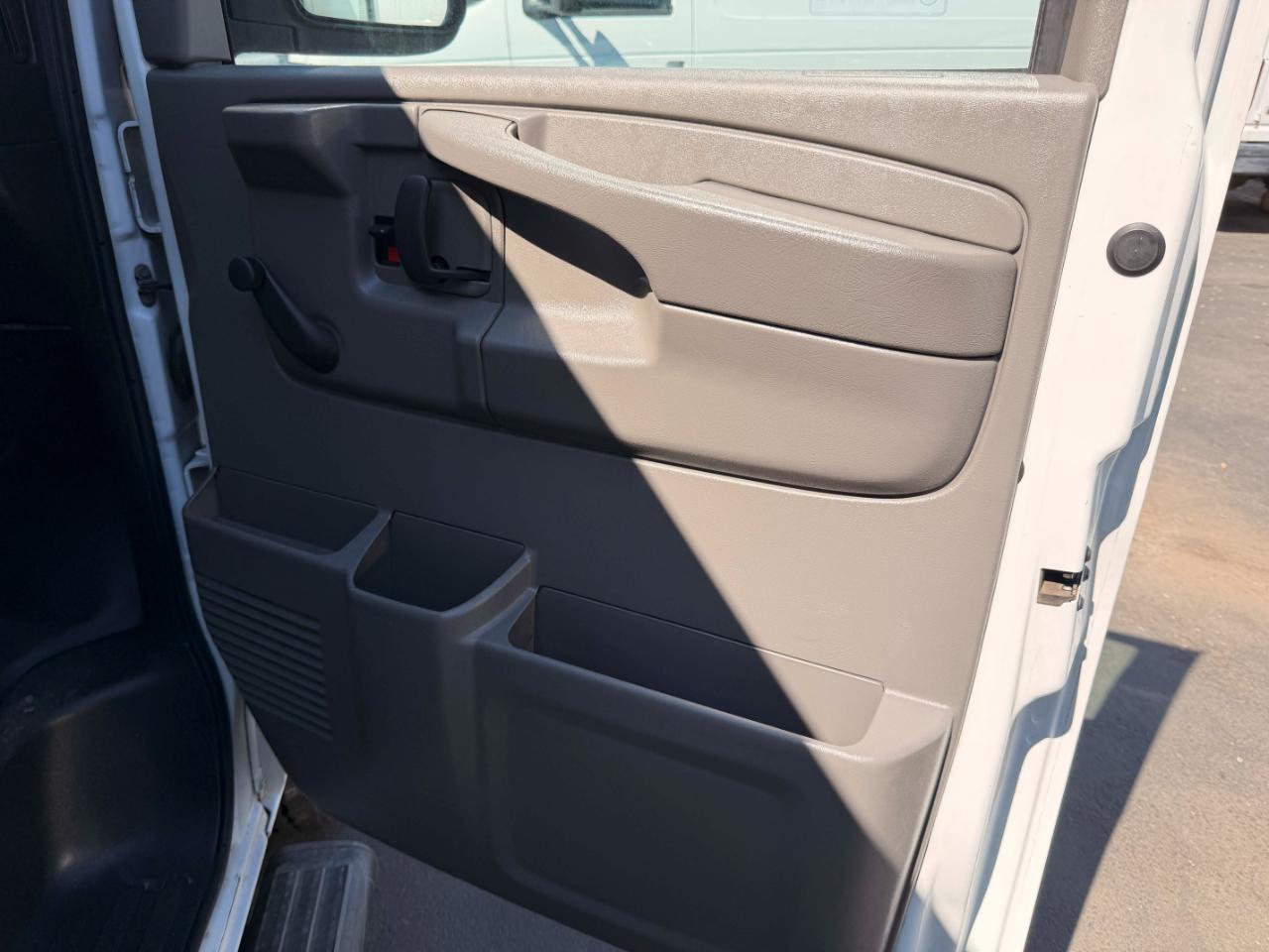 GMC Savana G2500 Cargo 2012