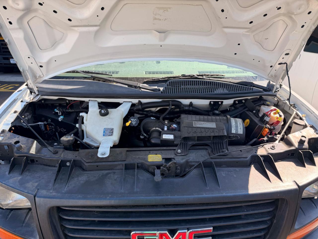 GMC Savana G2500 Cargo 2012
