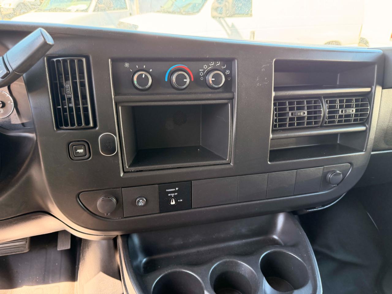 GMC Savana G2500 Cargo 2012