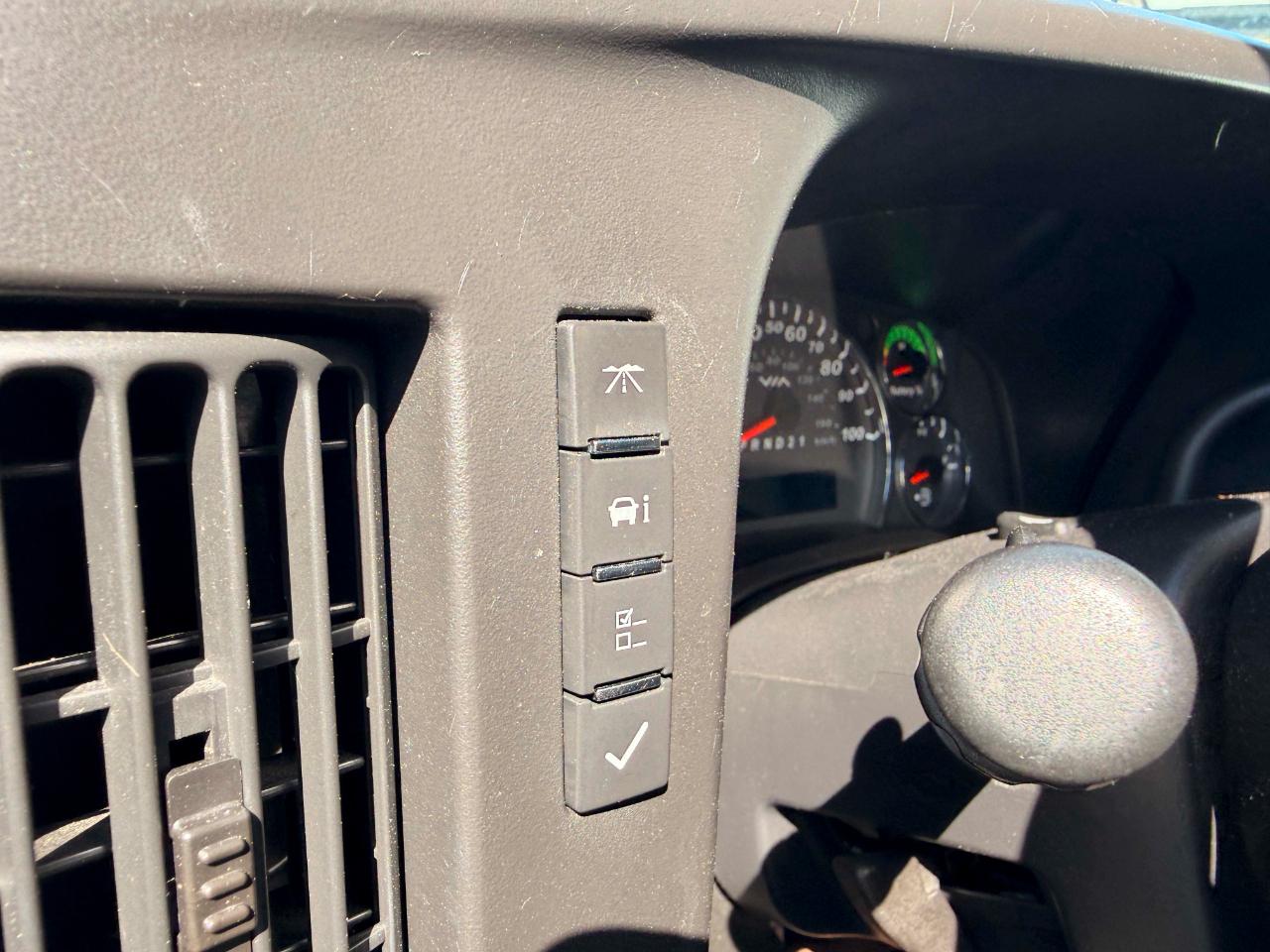 GMC Savana G2500 Cargo 2012