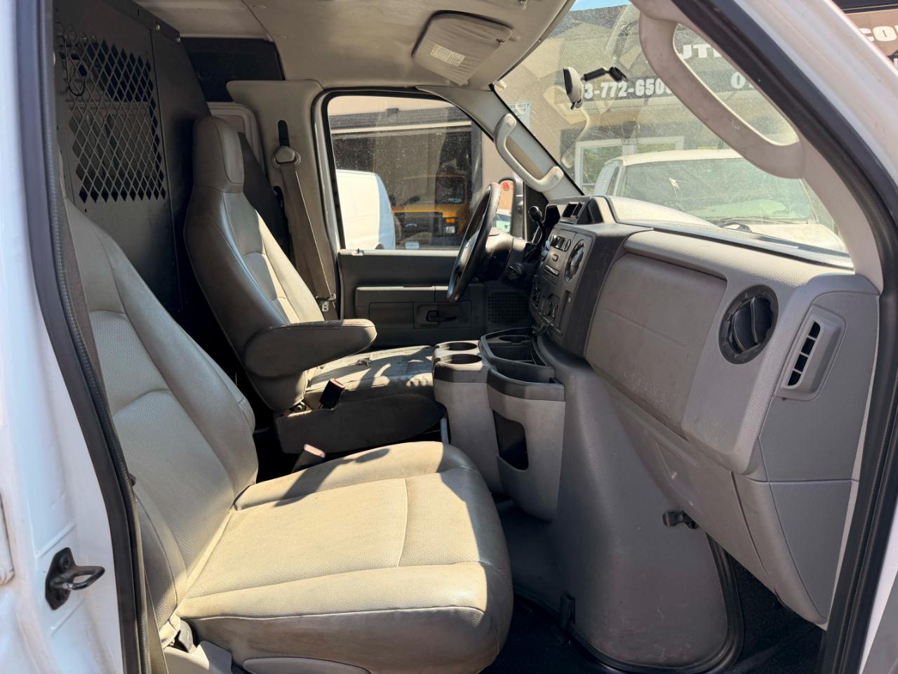 Ford Econoline E-250 2012