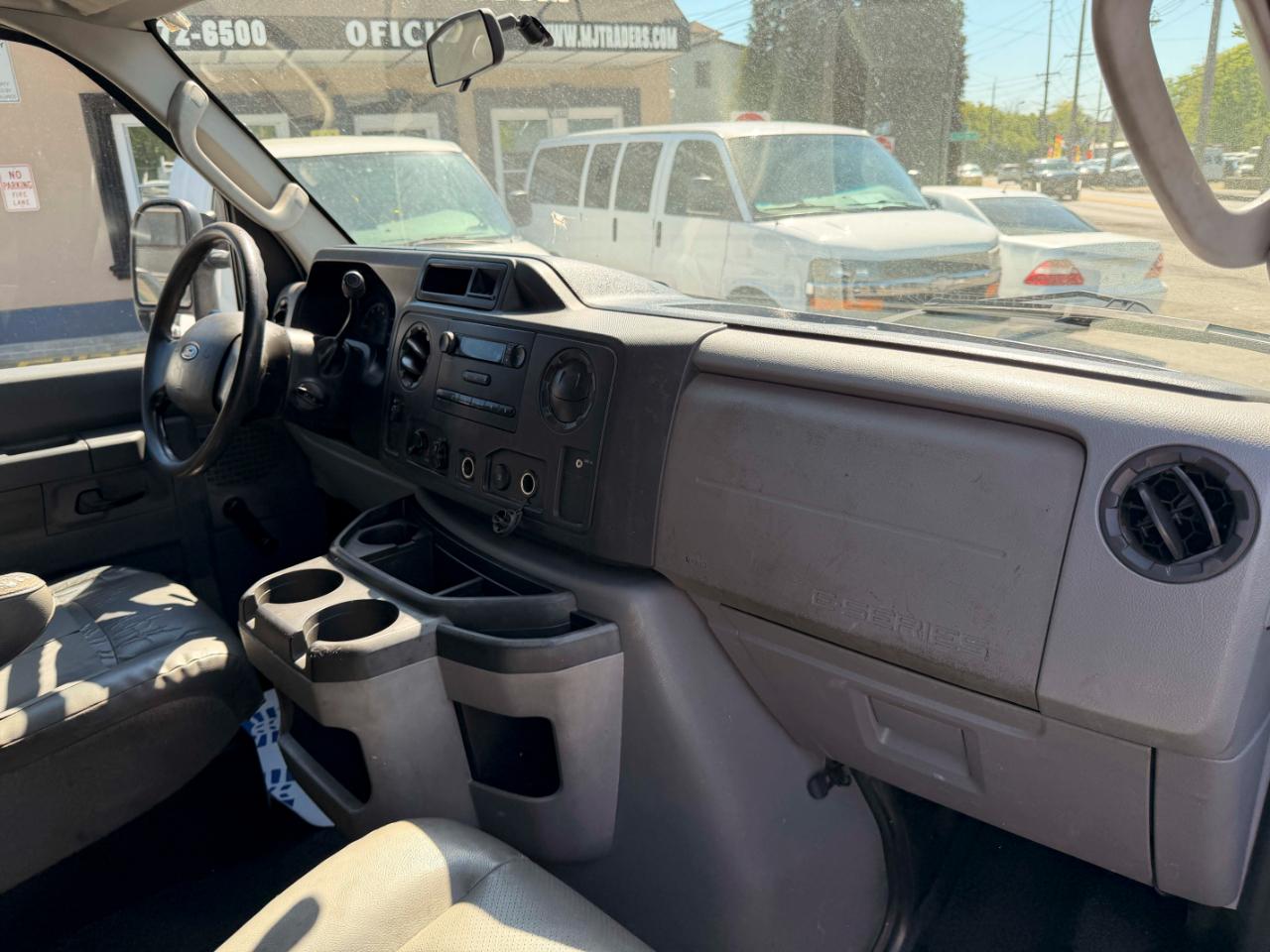 Ford Econoline E-250 2012