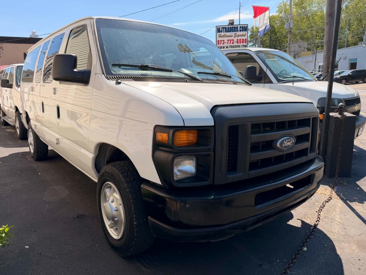 Ford Econoline E-350 XL Super Duty 2013