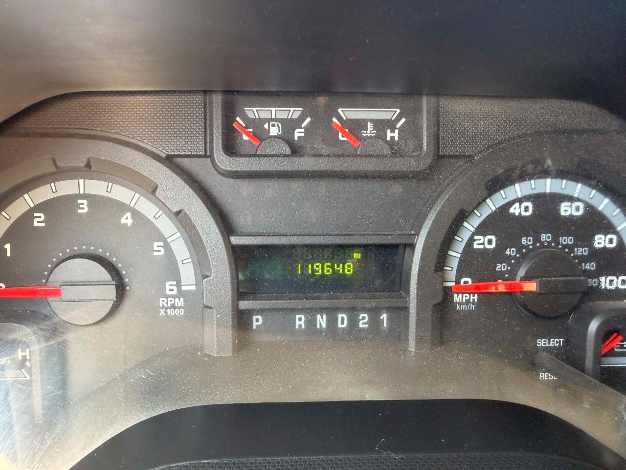 Ford Econoline E-350 XL Super Duty 2013