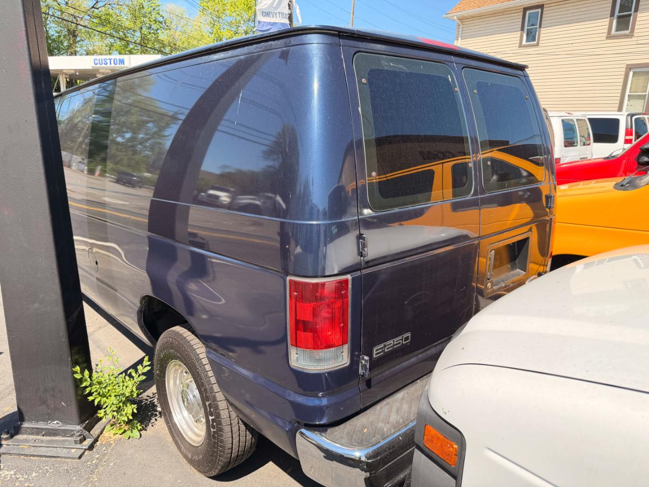 Ford Econoline E-250 2003