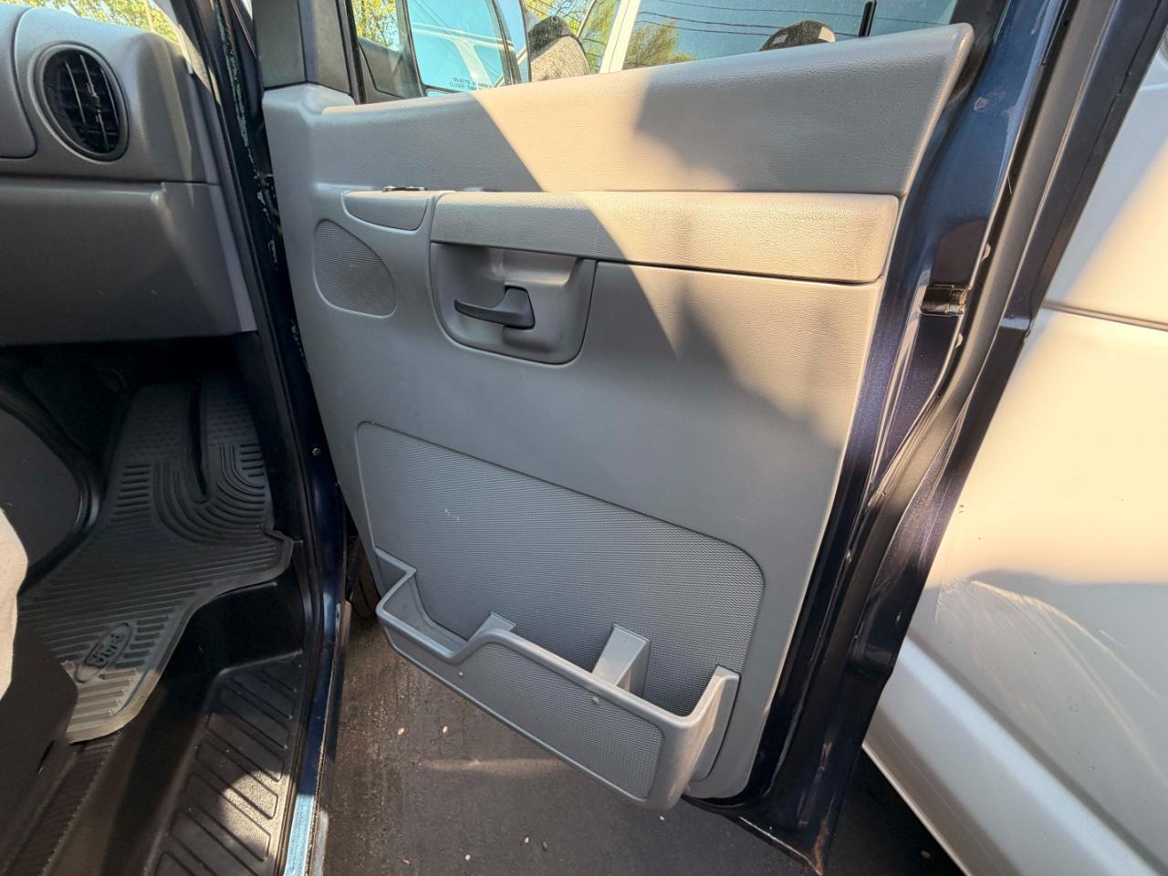 Ford Econoline E-250 2003