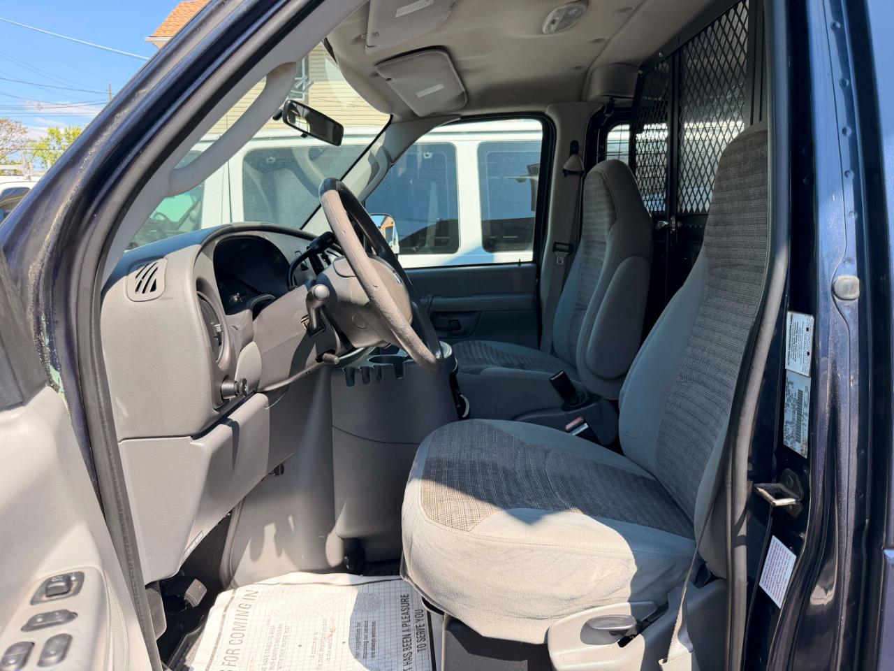 Ford Econoline E-250 2003