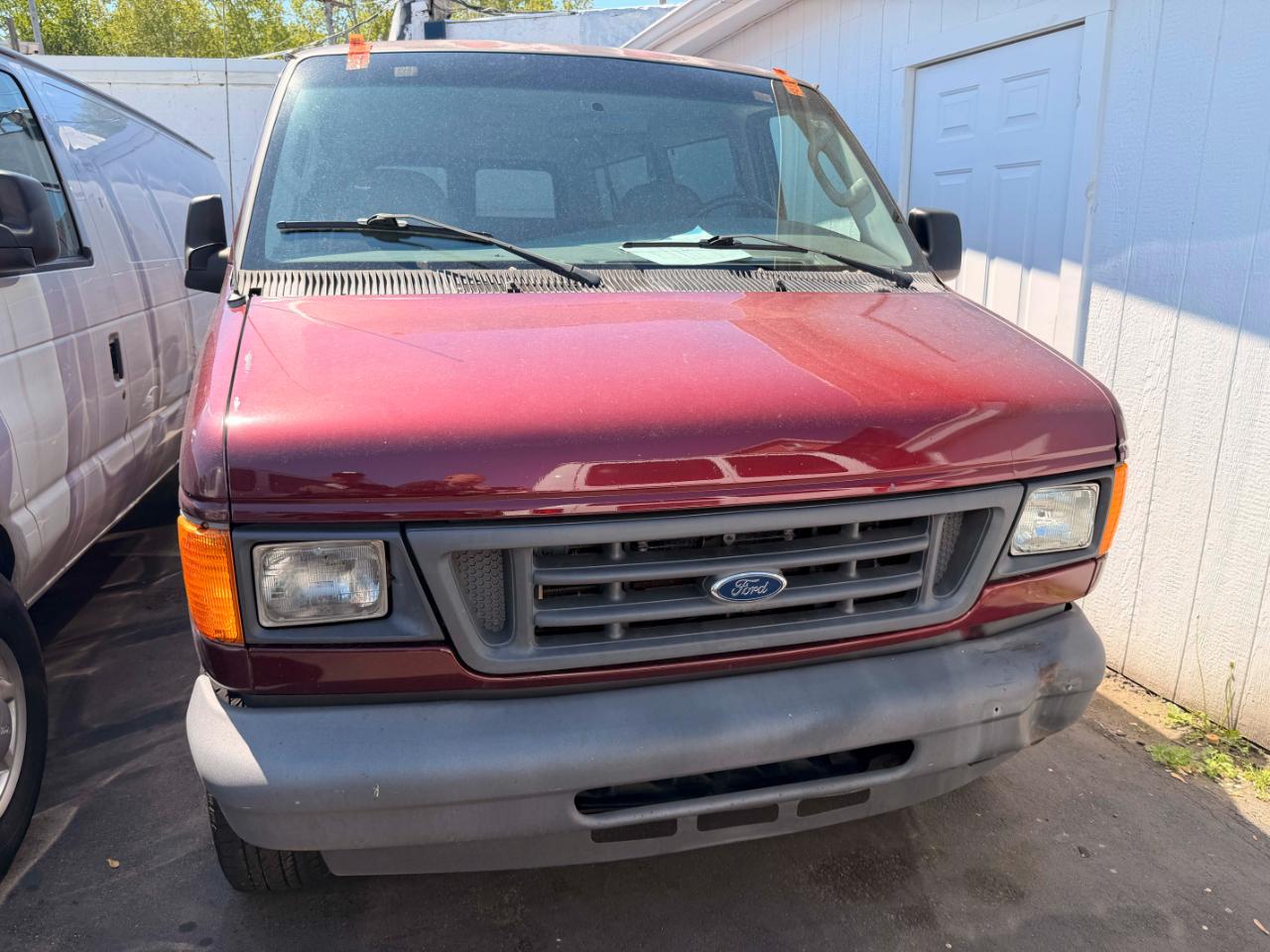 Ford Econoline E-350 XL Super Duty 2004