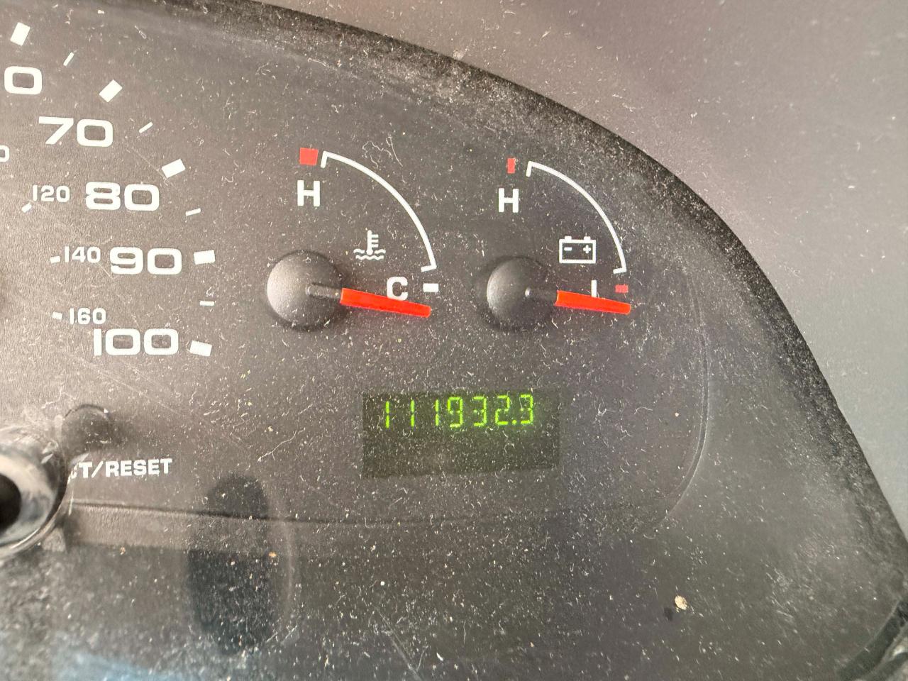 Ford Econoline E-350 XL Super Duty 2004