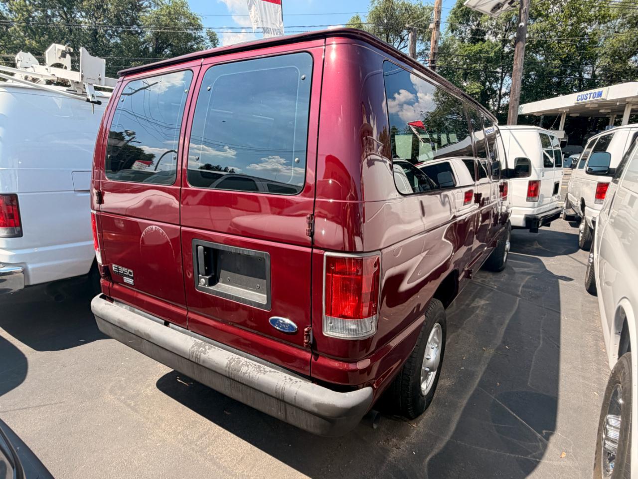 Ford Econoline E-350 XL Super Duty 2004