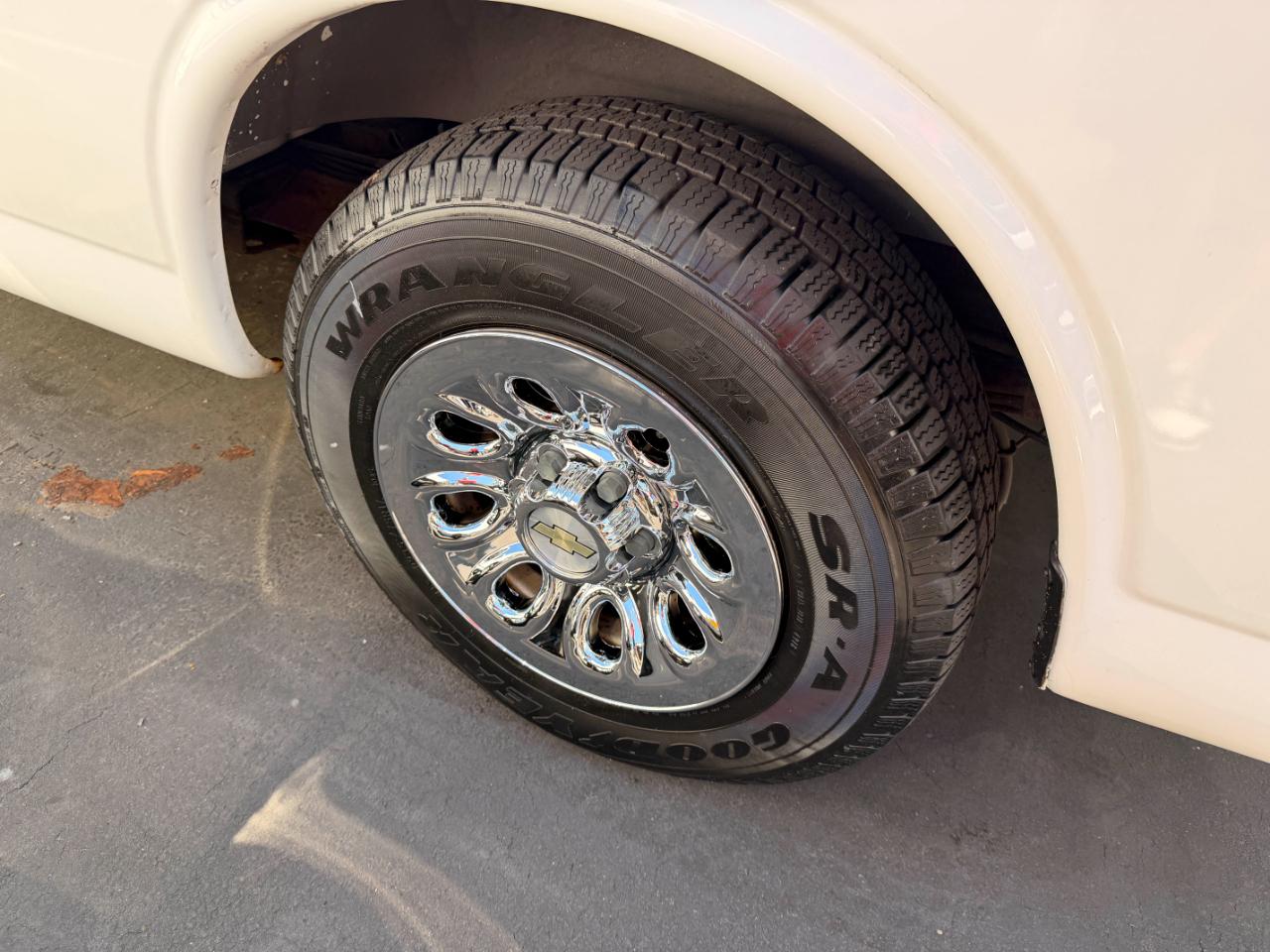 Chevrolet Express 1500 Cargo 2010