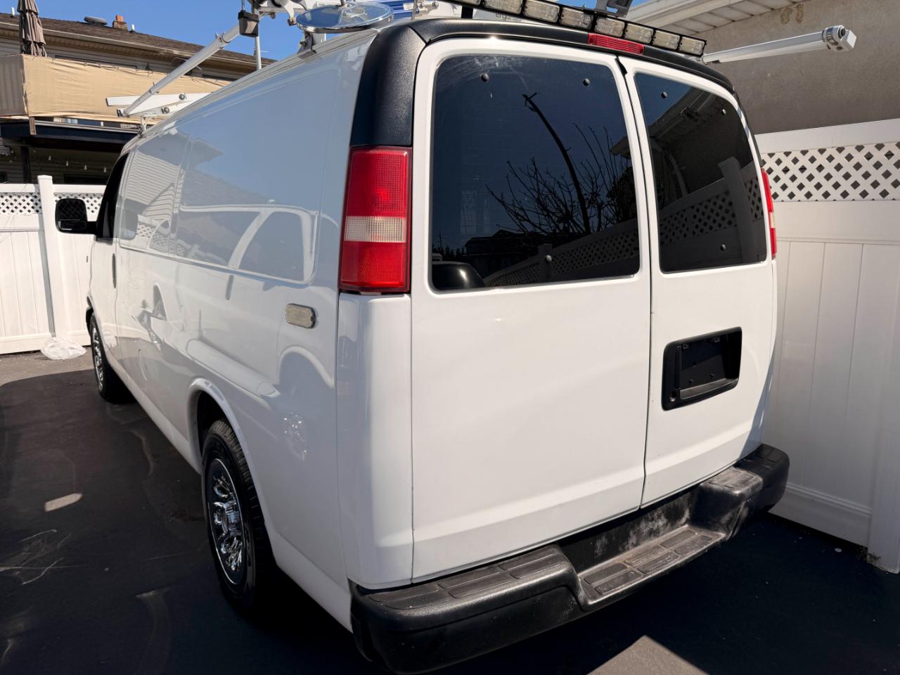 Chevrolet Express 1500 Cargo 2010