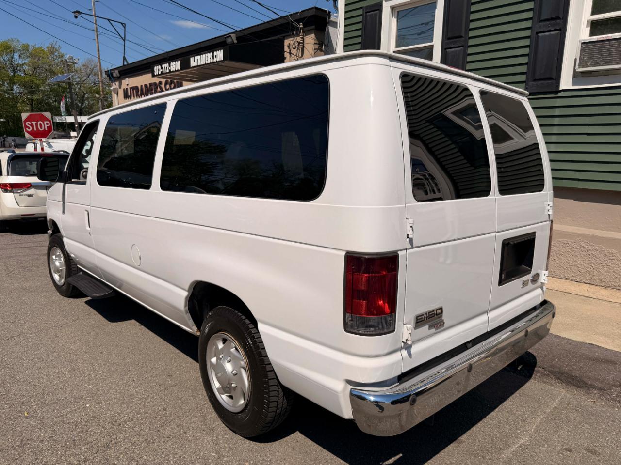 Ford Econoline E-150 XL 2012