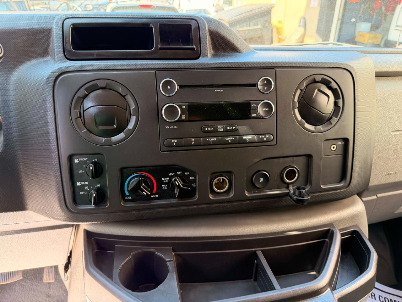 Ford Econoline E-150 XL 2012