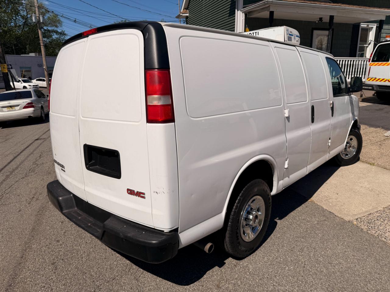 GMC Savana G3500 Cargo 2014