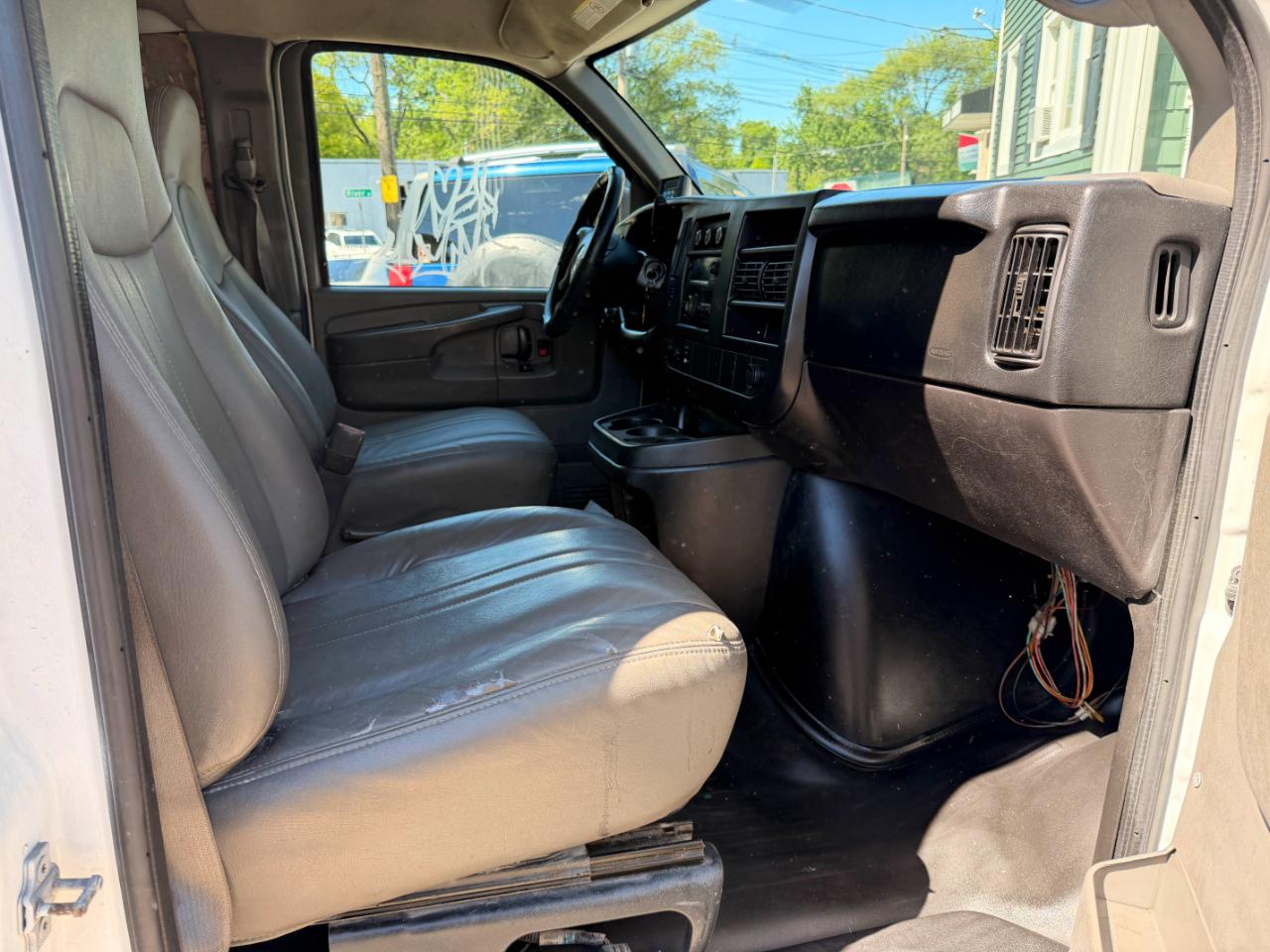 GMC Savana G3500 Cargo 2014