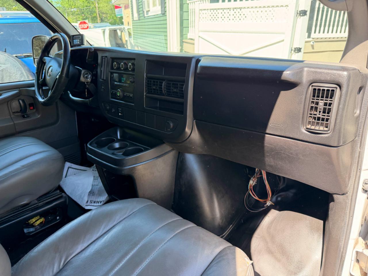GMC Savana G3500 Cargo 2014