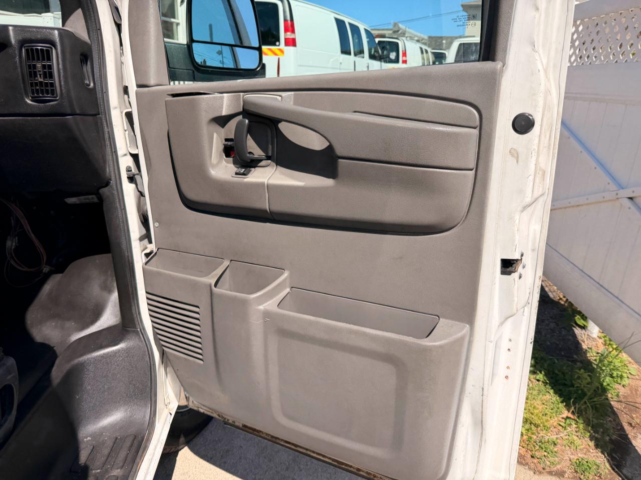 GMC Savana G3500 Cargo 2014