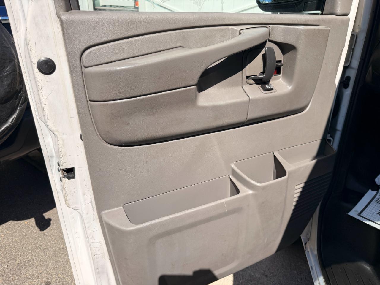 GMC Savana G3500 Cargo 2014
