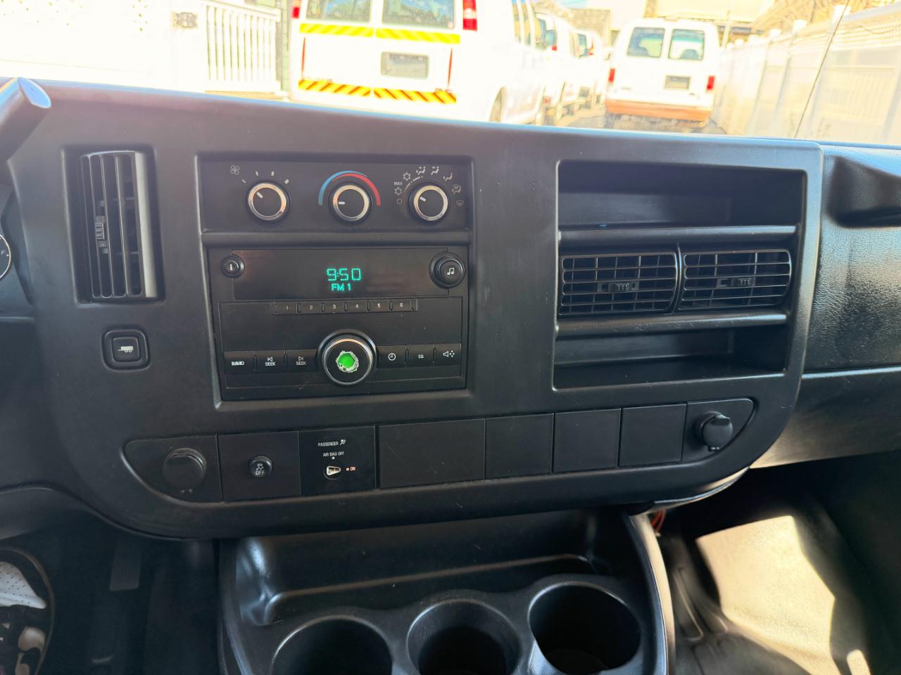 GMC Savana G3500 Cargo 2014