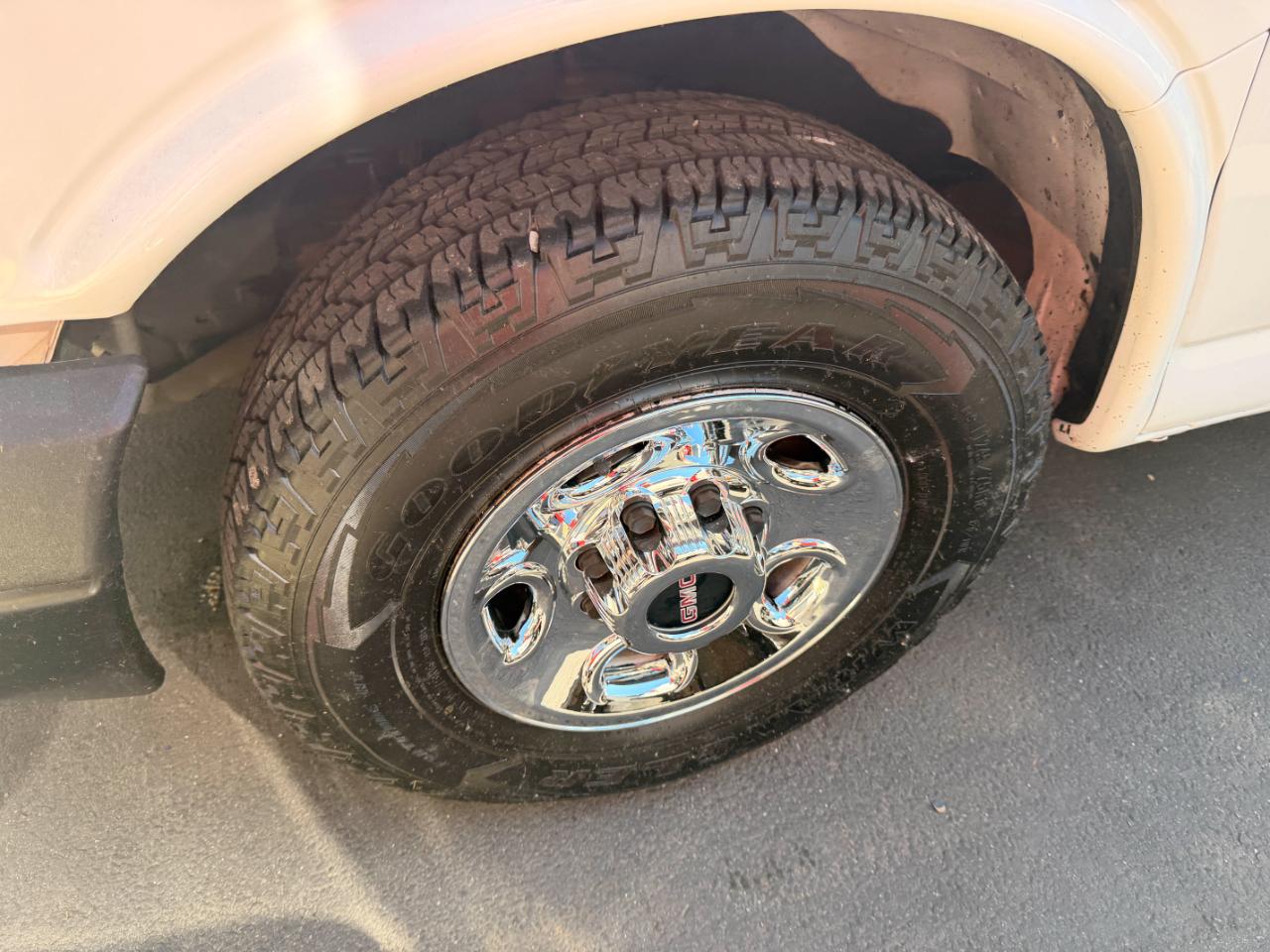 GMC Savana G3500 Cargo 2012