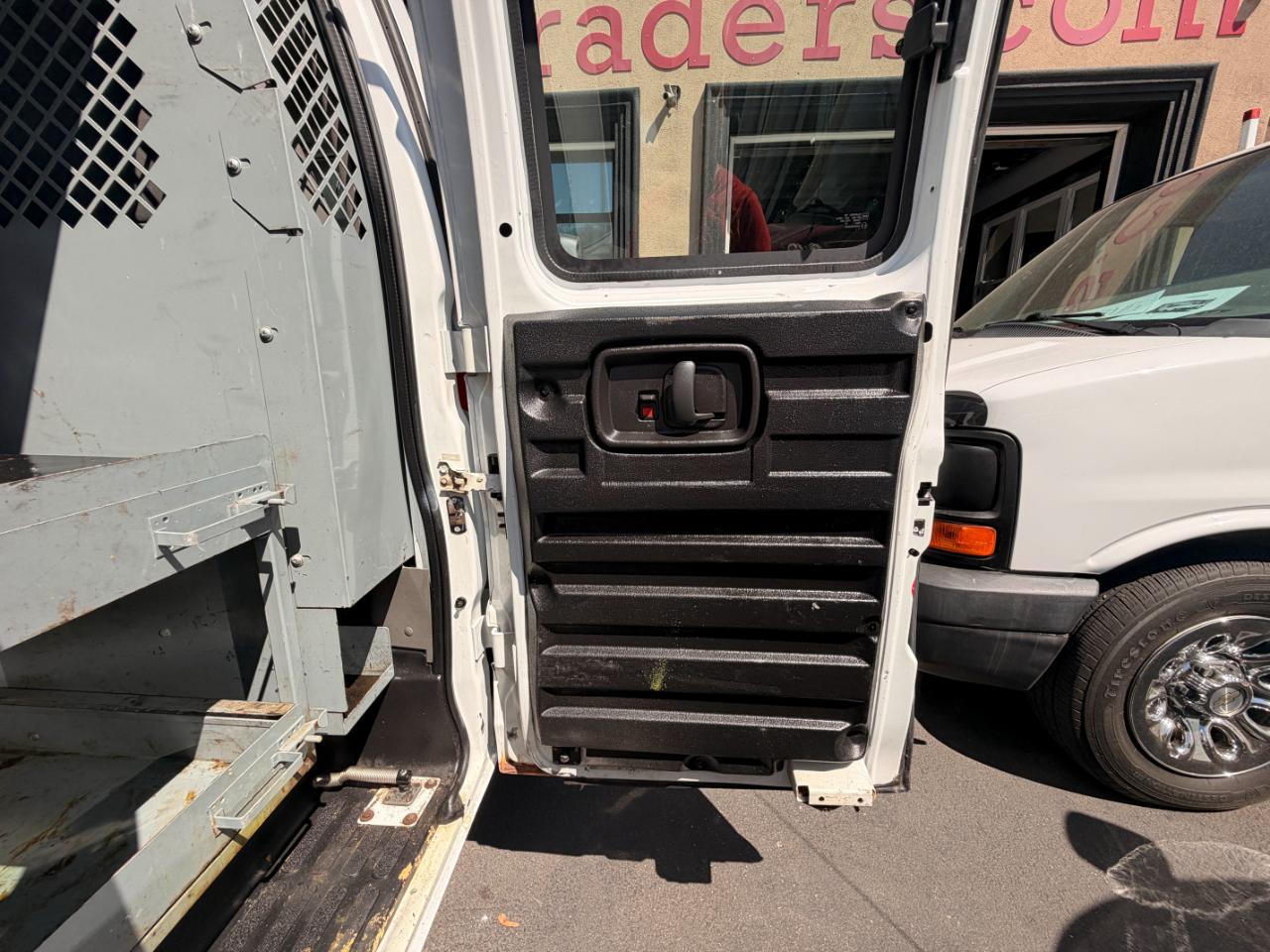 GMC Savana G3500 Cargo 2012