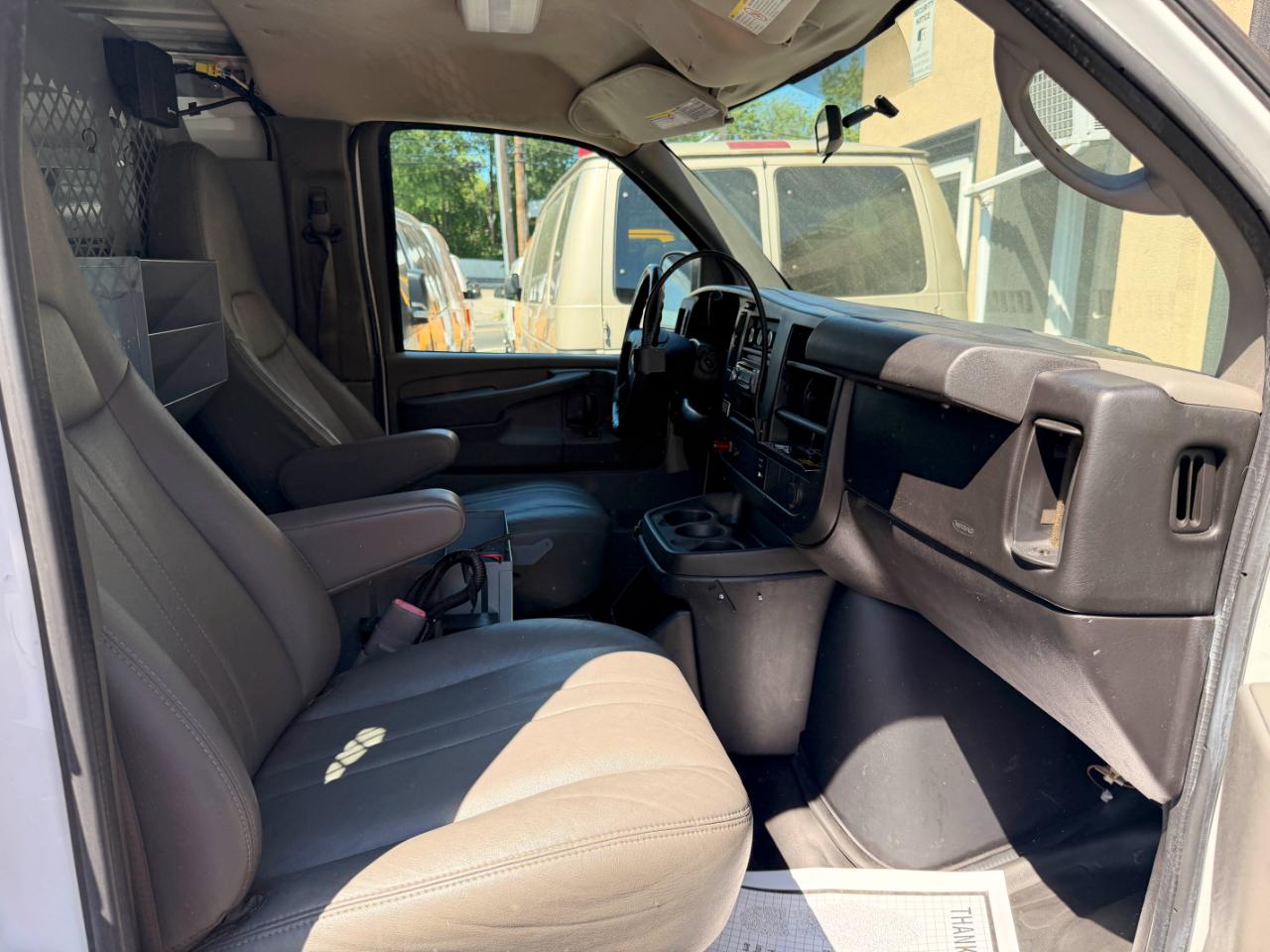 GMC Savana G3500 Cargo 2012