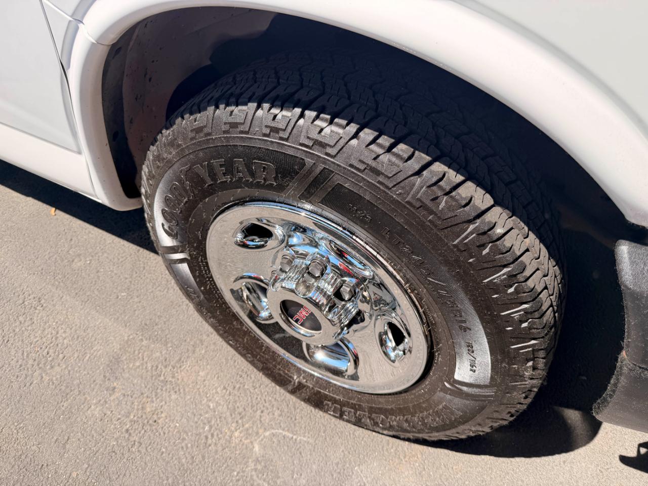 GMC Savana G3500 Cargo 2012