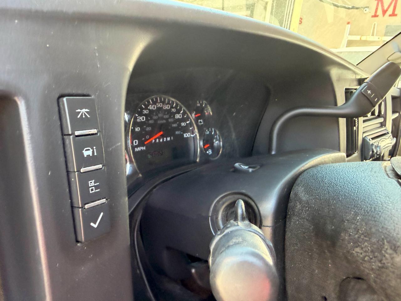 GMC Savana G3500 Cargo 2012