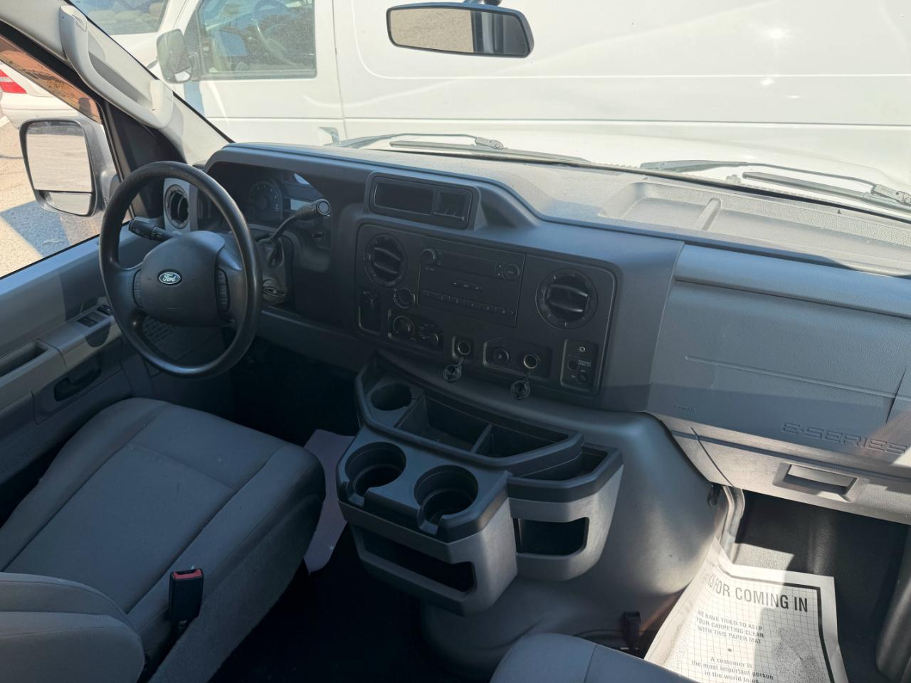Ford Econoline E-250 2014