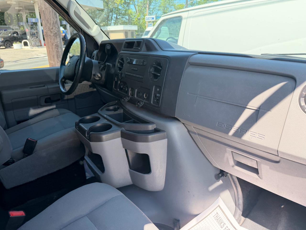 Ford Econoline E-250 2014
