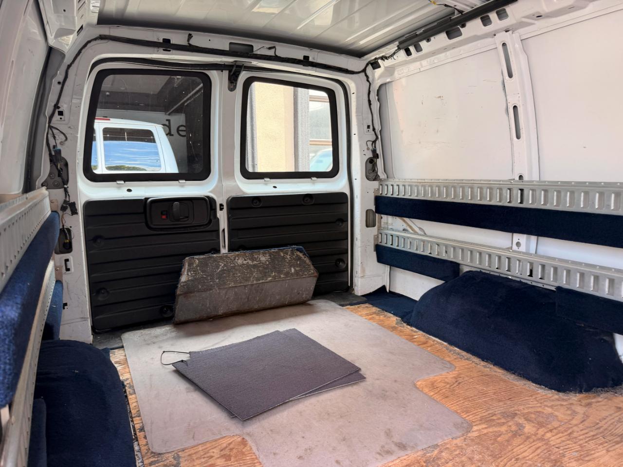 Chevrolet Express 1500 Cargo 2012
